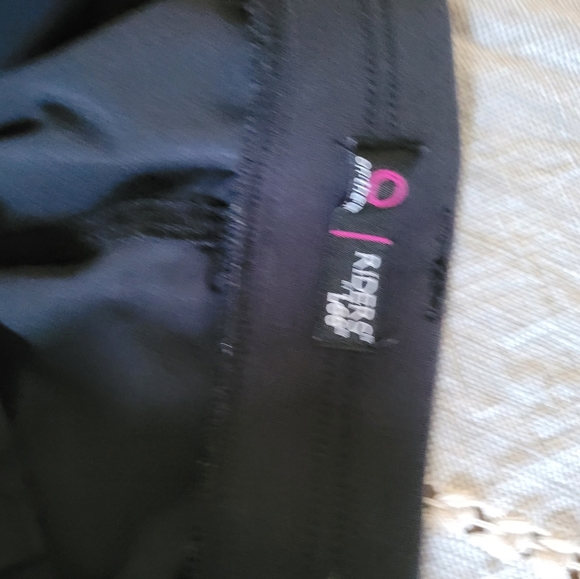 Rider Lee Bermuda women shorts 5/$20 - Picture 3 of 4